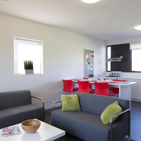 Western Sydney University Village - Campbelltown Bagian luar foto