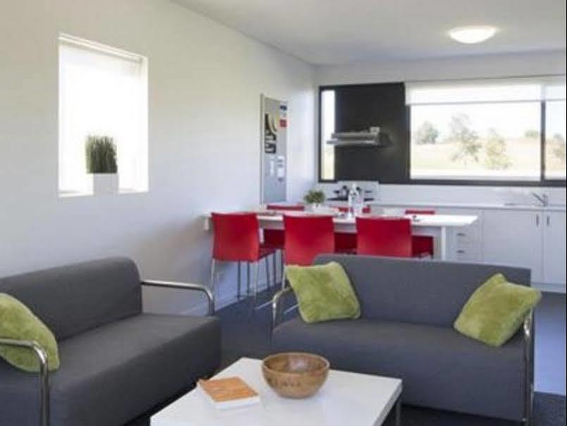 Western Sydney University Village - Campbelltown Bagian luar foto